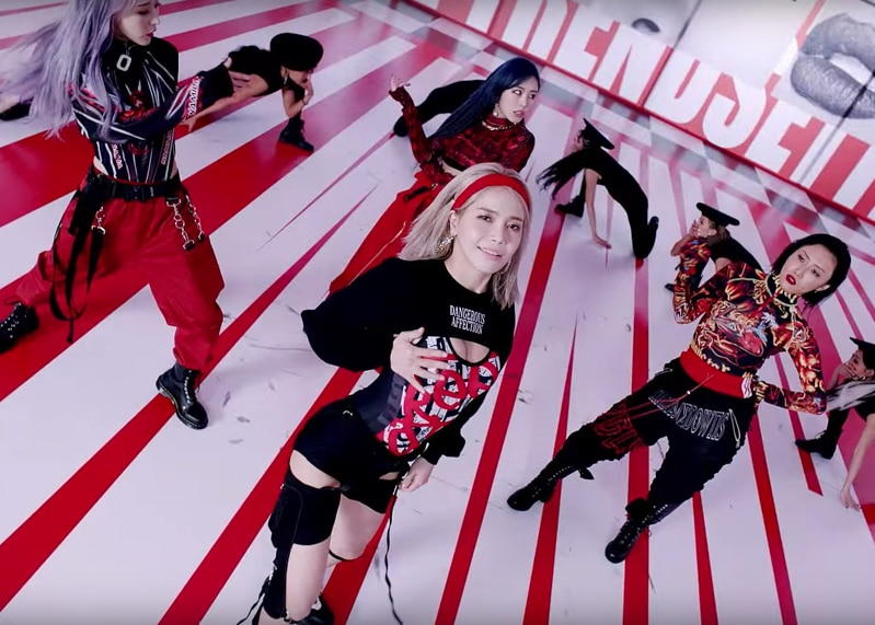 Mamamoo Hip MV Fashion - Solar