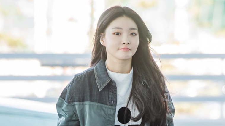 Chungha's Outfit at Incheon Airport on November 8, 2019