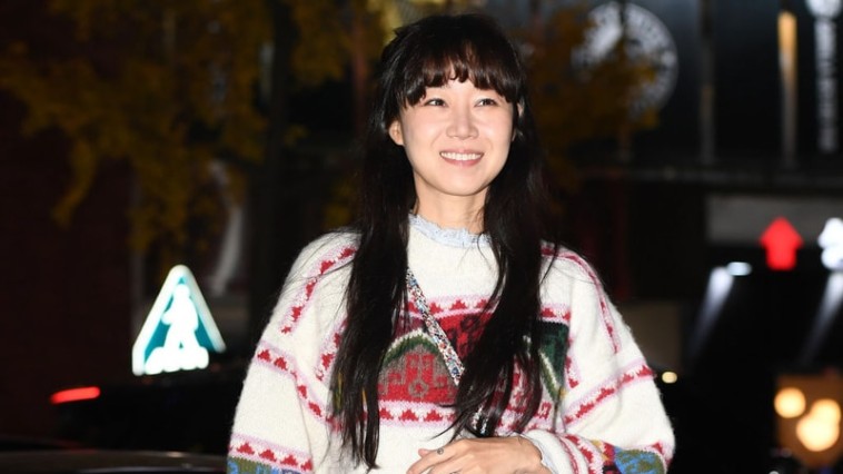 Gong Hyo-jin's Outfit at the When the camellia blooms wrap up party on November 18, 2019
