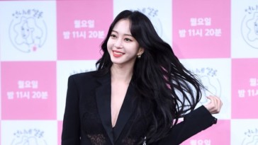 Han Ye-seul's Outfit at Sister Salon Press conference on November 4, 2019