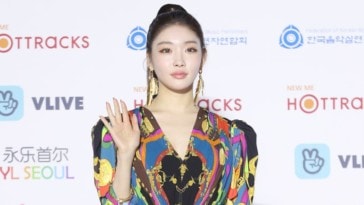 Chungha's Outfit at The 9th Gaon Chart Music Awards on January 8, 2020