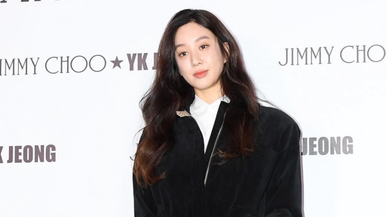 Jung Ryeo-won's Outfit at Jimmy Choo event on January 9, 2020