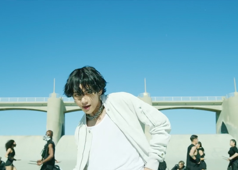 BTS ‘ON’ Kinetic Manifesto Film Come Prima KPop Fashion - V