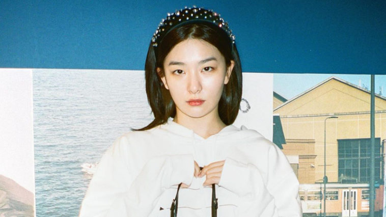 Red Velvet Seulgi's Outfit on Instagram on March 22, 2020