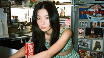 Red Velvet Seulgi's Outfit on Instagram on March 13, 2020