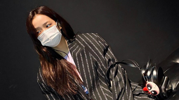 Blackpink Jisoo's Outfit on Instagram on April 2, 2020