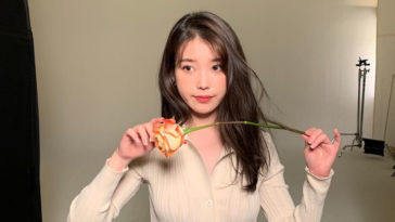 IU's Outfit on Instagram on April 9, 2020