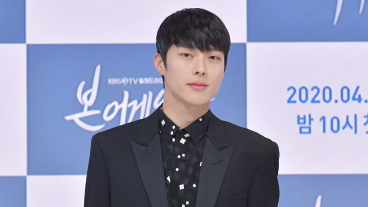 Jang Ki-Yong's Outfit at ‘Born Again’ press conference on April 20, 2020