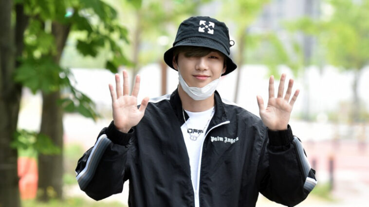Kang Daniel's Outfit On the way to TikTok Stage Live on May 25, 2020