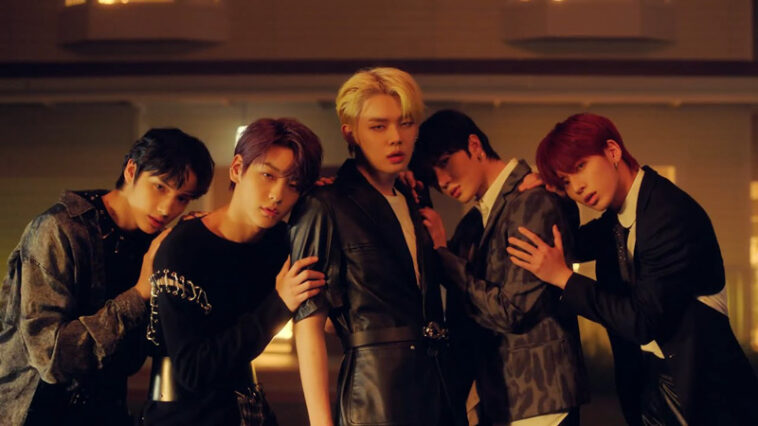 TXT Can't You See Me MV Fashion