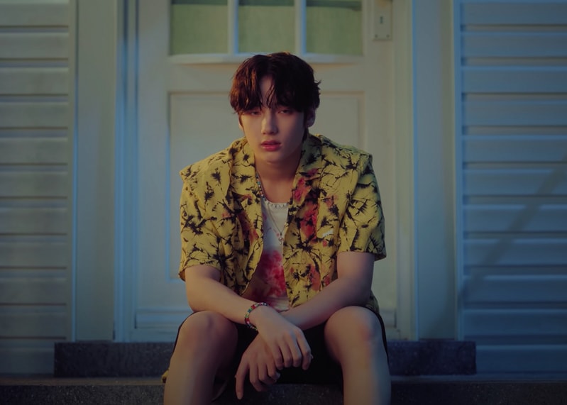 TXT Can't You See Me MV Kpop Fashion - Huening Kai - Look 1-3