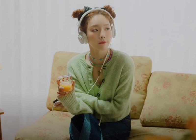 Taeyeon Happy MV Kpop Fashion - Look 1