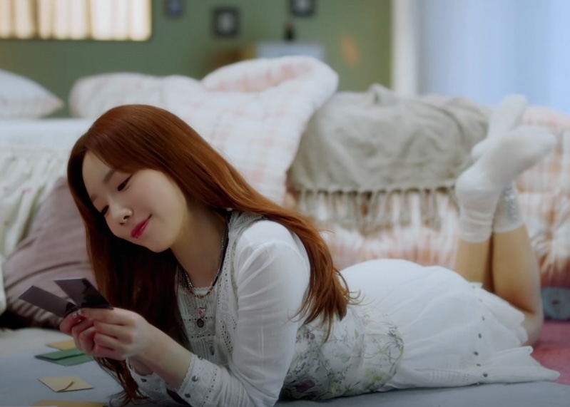 Taeyeon Happy MV Kpop Fashion - Look 2