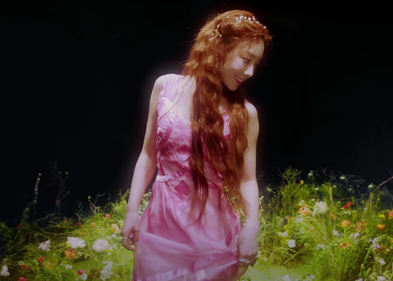 Taeyeon Happy MV Kpop Fashion - Look 3