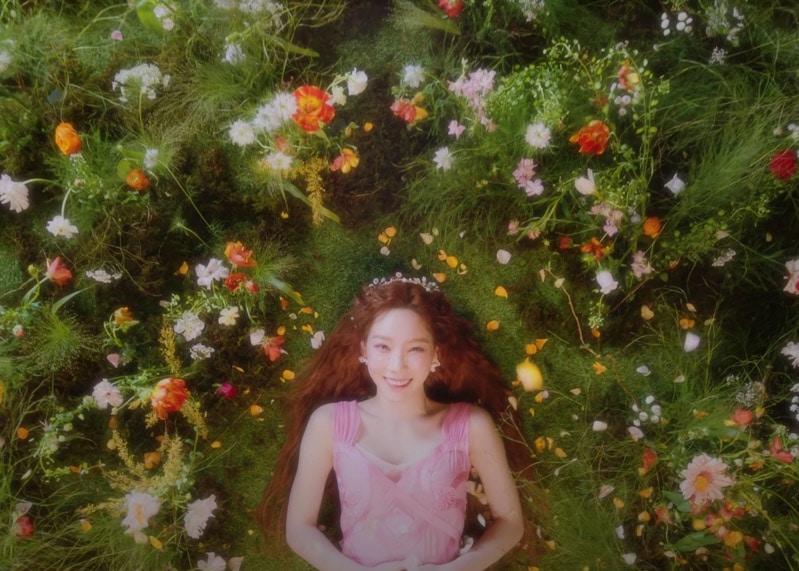 Taeyeon Happy MV Kpop Fashion - Look 3