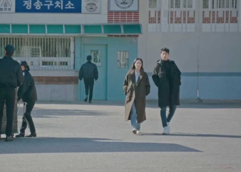 The King Eternal Monarch Kdrama Fashion - Kim Go-Eun - Episode 10-5