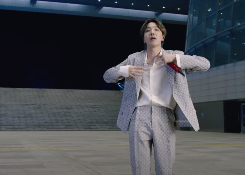 200608 BTS J-Hope Fashion - Dear Class Of 2020 Performance - Look 1