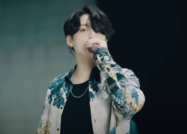 200608 BTS Jungkook Fashion - Dear Class Of 2020 Performance - Look 1