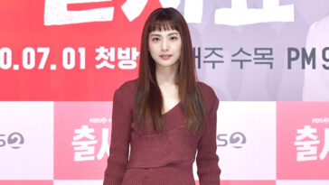 Nana's Outfit at ‘Memorials’ Pess conference on July 1, 2020