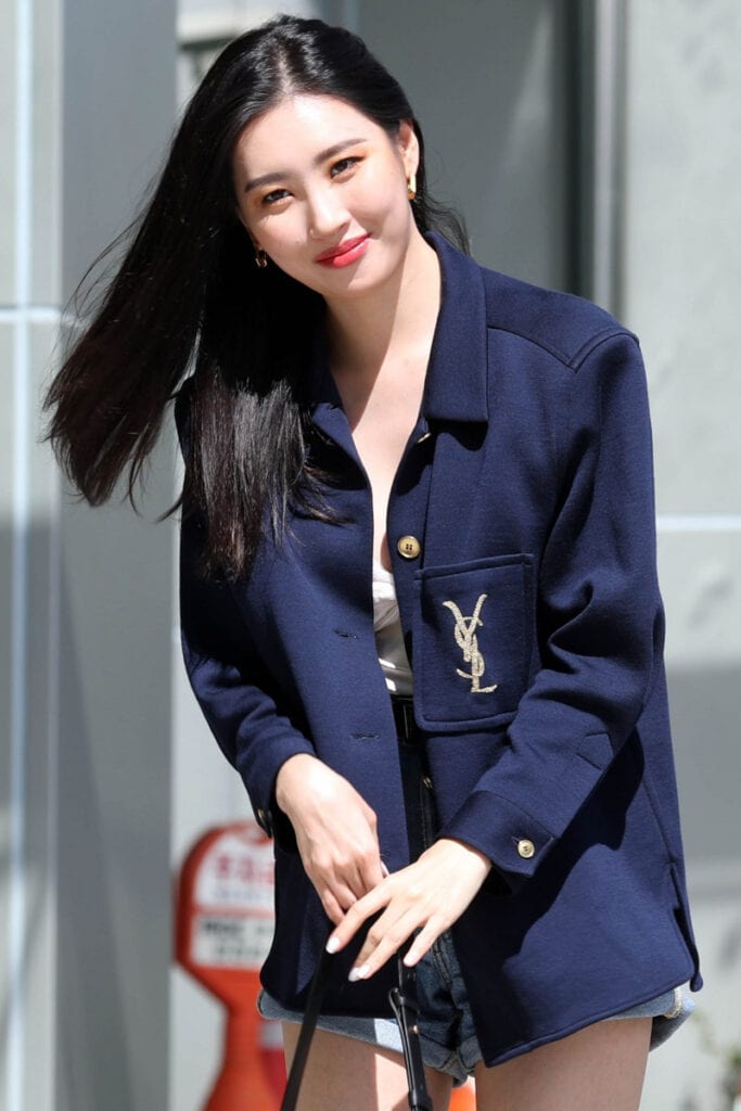 Sunmi's Outfit On the way to ‘Music Core’ on July 11, 2020