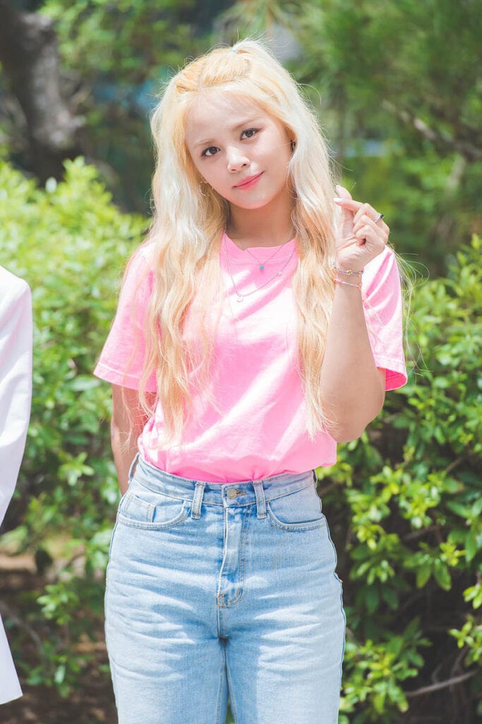 CLC Sorn's Outfit On the way to KBS ‘Idol On The Quiz' on July 15, 2020