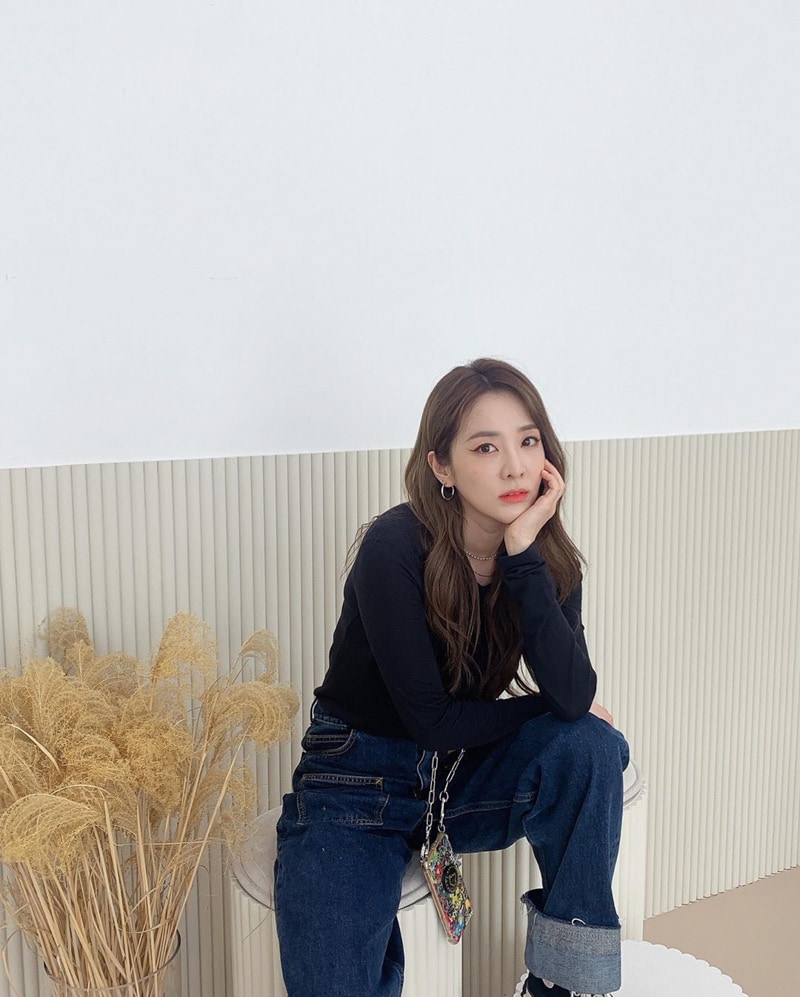 Sandara Park's Outfit On the way to film 'Follow Me Review On' on July 15, 2020