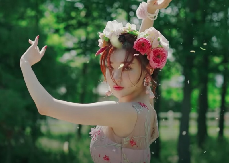 Chungha Play MV Kpop Fashion - Look 1