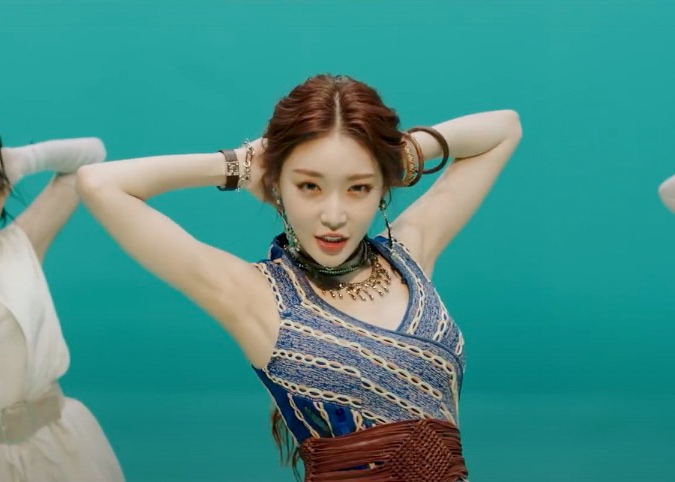 Chungha Play MV Kpop Fashion - Look 4