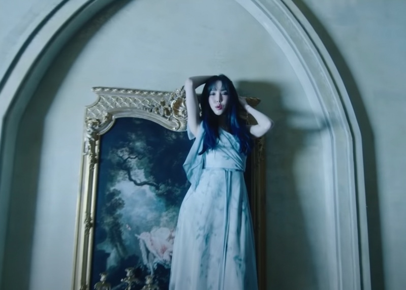 GFRIEND Apple MV Kpop Fashion - Yuju - Look 1