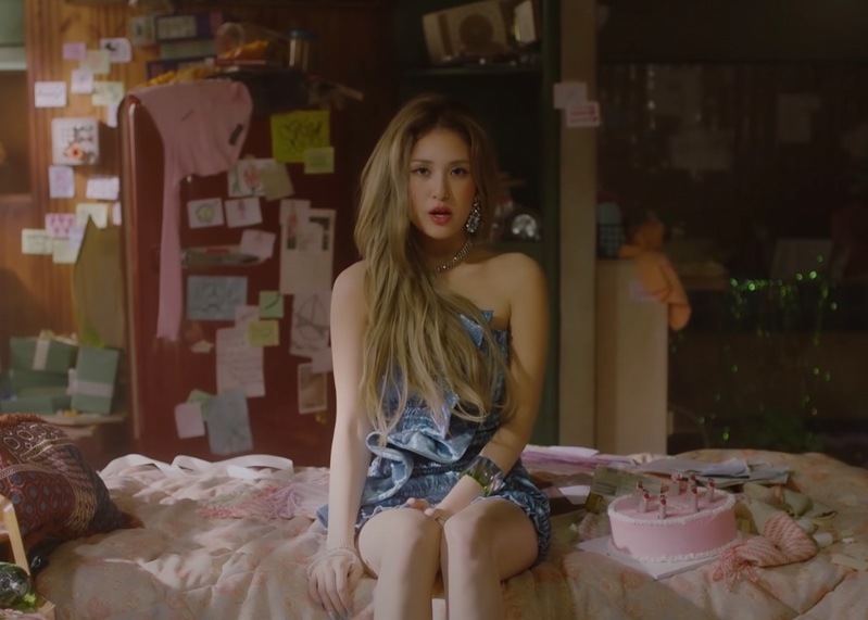 SOMI What You Waiting For MV Kpop Fashion - Look 3