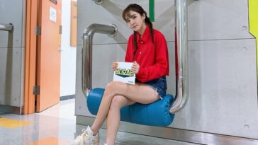 Sandara Park's Outfit on the way to MBC ‘ Videostar’ on August 6, 2020