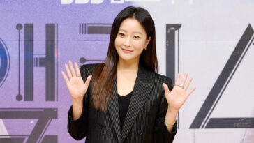 Kim Hee-sun's Outfit at ‘Alice’ press conference on August 25, 2020
