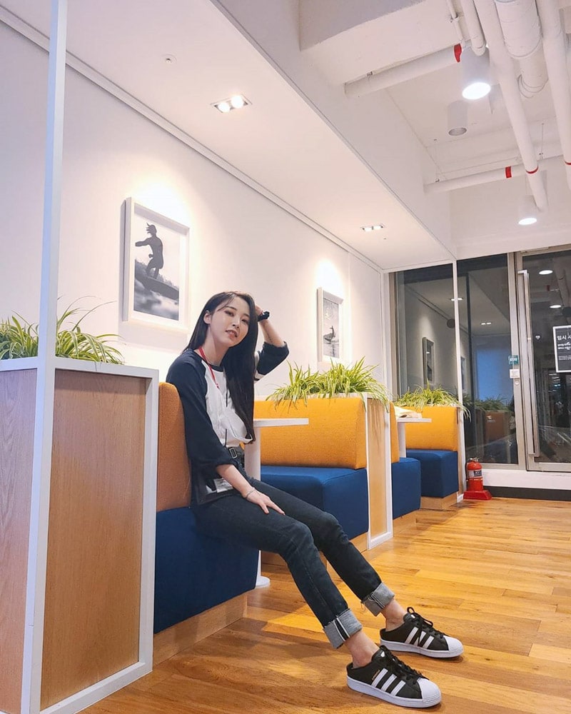 Mamamoo Moonbyul's Outfit on Instagram on August 25, 2020
