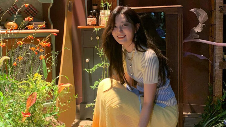 Red Velvet Seulgi's Outfit on Instagram on August 25, 2020