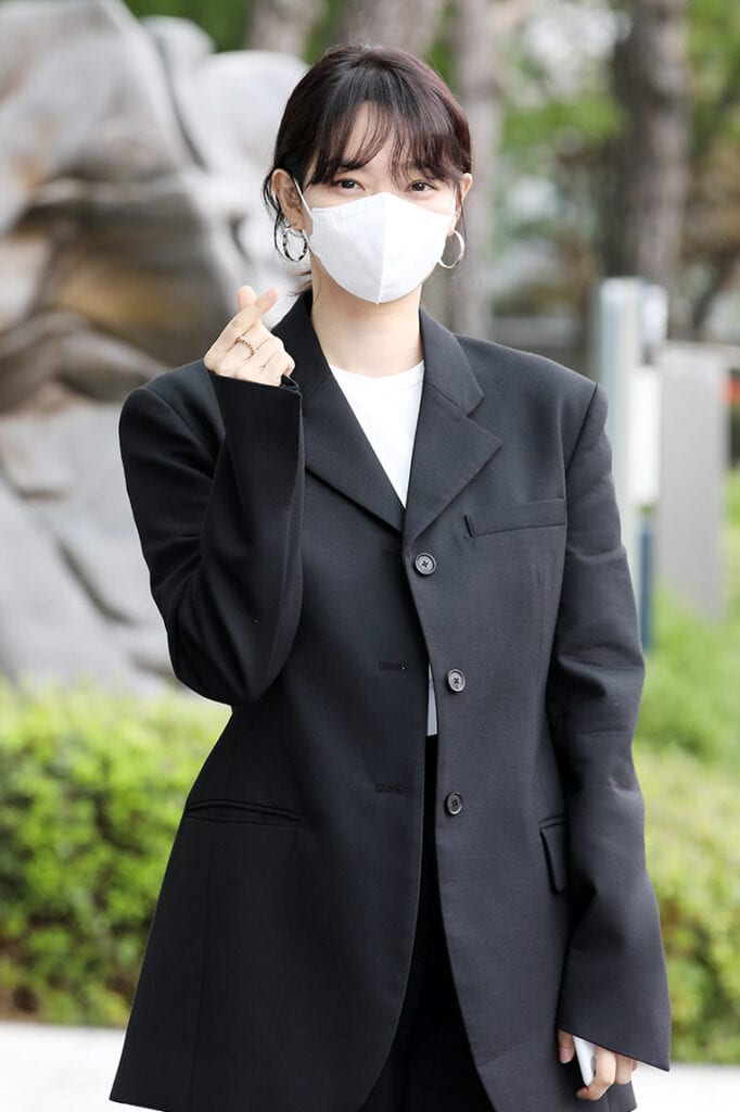 Shin Min-ah's Outfit on the way to MBC FM4U on September 10, 2020