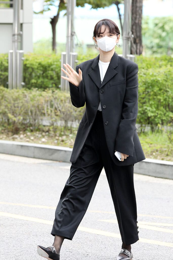 Shin Min-ah's Outfit on the way to MBC FM4U on September 10, 2020