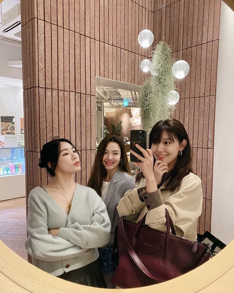 Hyoyeon's Outfit on Instagram on September 22, 2020