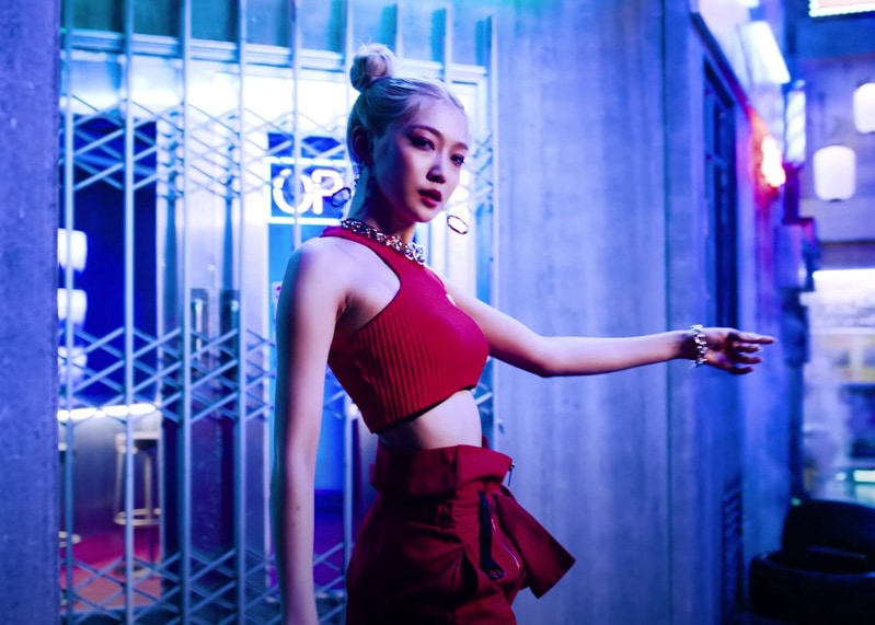 EVERGLOW La Di Da MV Kpop Fashion - Onda - Look 2