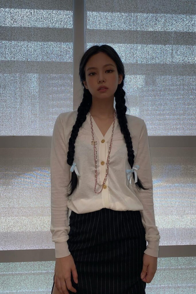 How to Style cardigans - Blackpink Jennie