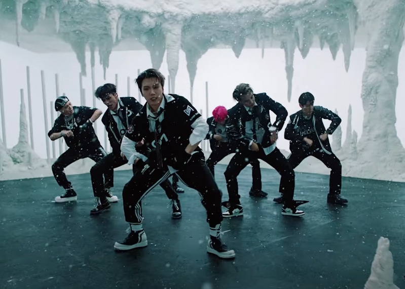 SUPERM Tiger Inside MV Kpop Fashion - Ten - Look 1