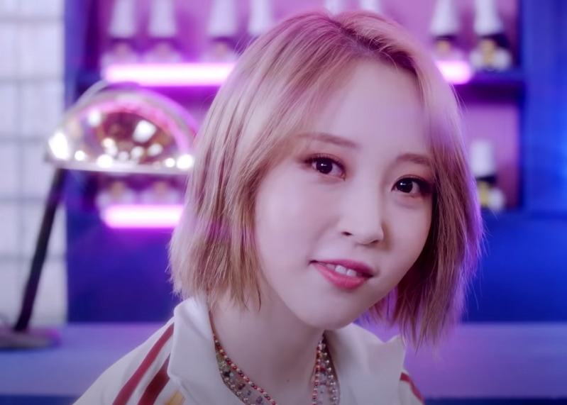 MAMAMOO Dingga MV Kpop Fashion - Moonbyul - Look 2