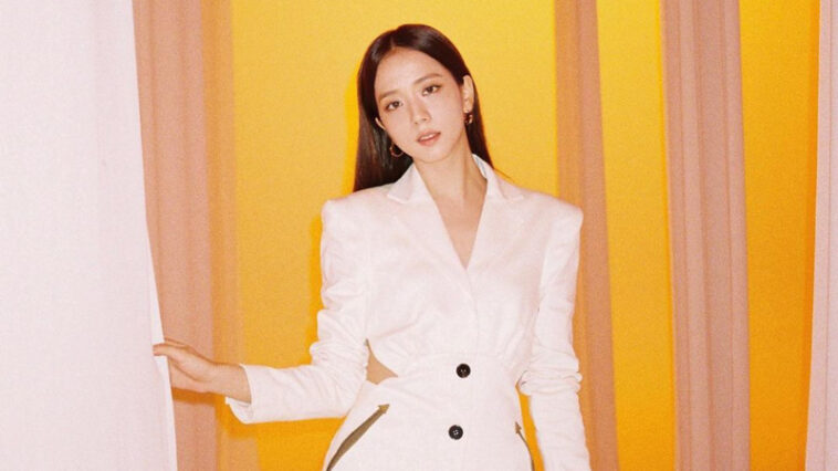 Blackpink Jisoo's Outfit on Instagram on October 30, 2020