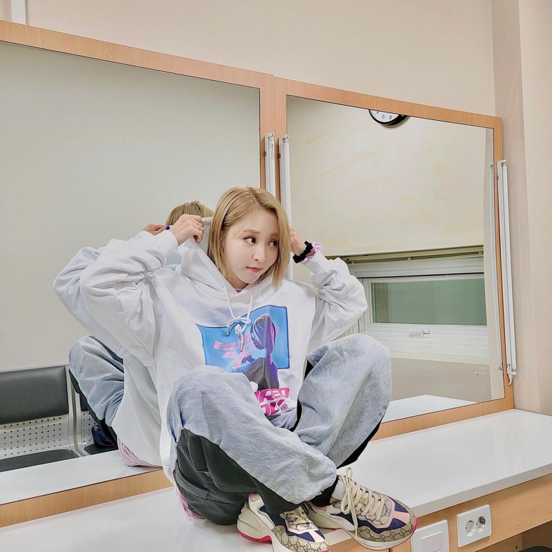 MAMAMOO Moonbyul's Outfit on Instagram on November 15, 2020