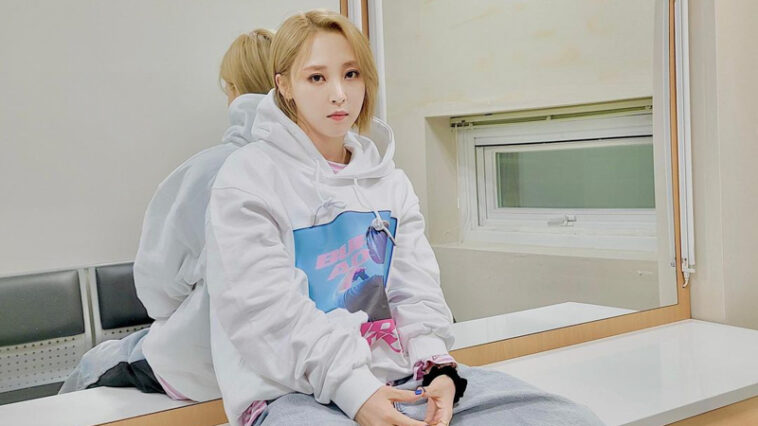 MAMAMOO Moonbyul's Outfit on Instagram on November 15, 2020