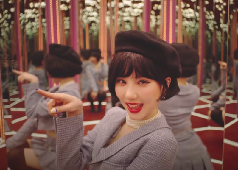 GFRIEND Mago MV Kpop Fashion - Eunha - Look 2
