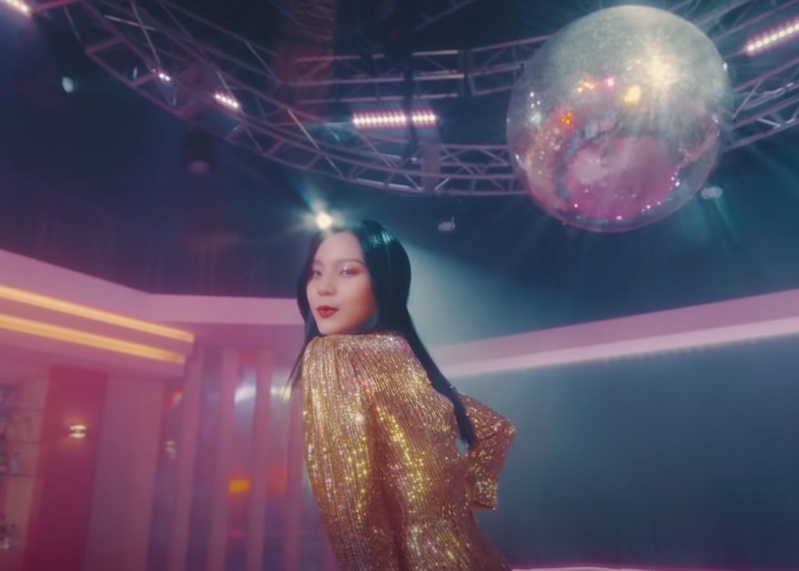 GFRIEND Mago MV Kpop Fashion - Umji - Look 1
