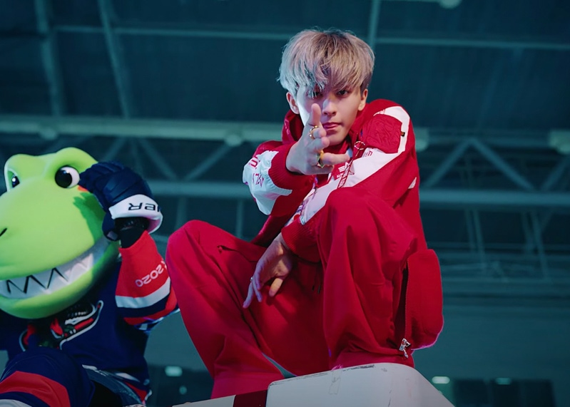 NCT U 90's Love MV Kpop Fashion - Mark - Look 1