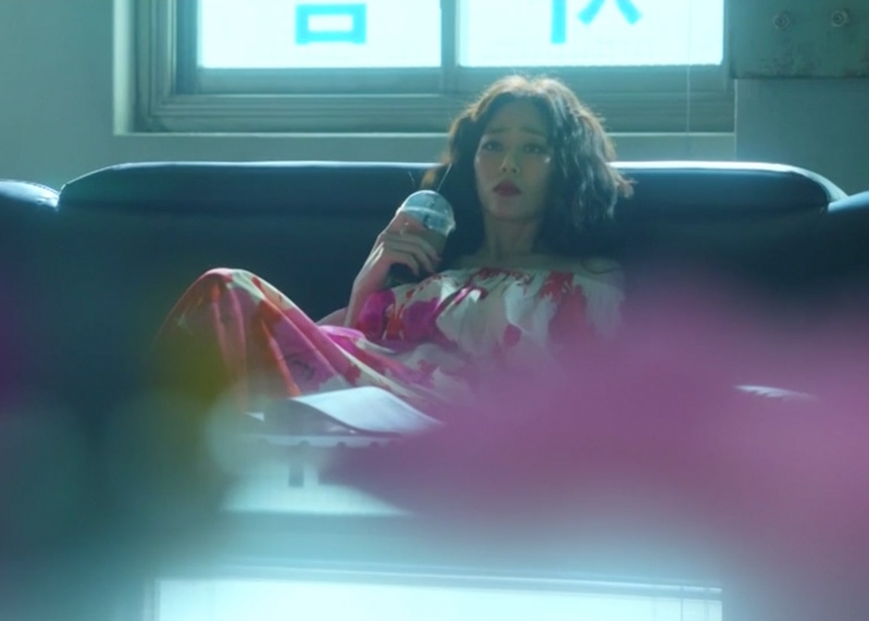 Ep 4 - Look 1  Hyo-jin can be seen lounging in this off-the-shoulder floral poplin dress by Dries Van Noten and this Jeweled crossbody bag from Alexander McQueen.