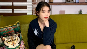 IU's Outfit on Instagram on December 30,2020