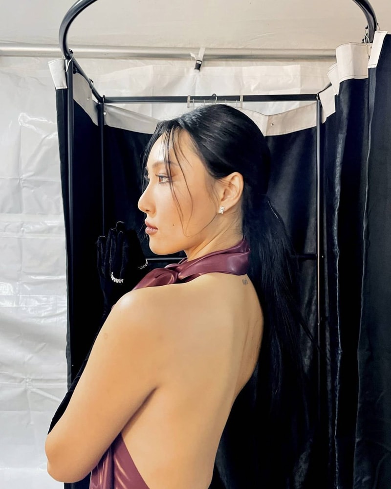 MAMAMOO Hwasa's Outfit on Instagram on January 9, 2021